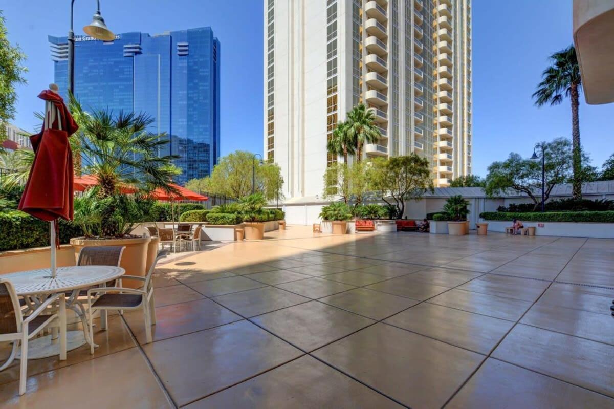 Mgm Signature-22-611 Strip View Jacuzzi Studio لاس فيغاس المظهر الخارجي الصورة